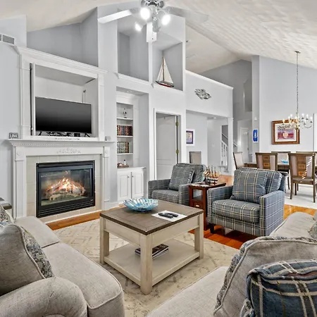 Villa Seas The Day At Bay Creek - Pet Friendly & Linens Included!